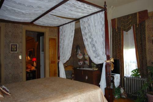 Schuster Mansion Bed & Breakfast