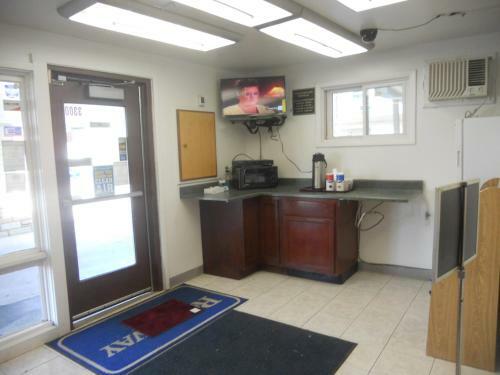 Motel Rapids Inn & Suites