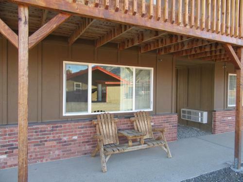 Big Bear Motel