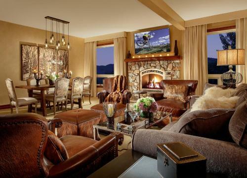 Hotel Rustic Inn Creekside Resort And Spa At Jackson Hole