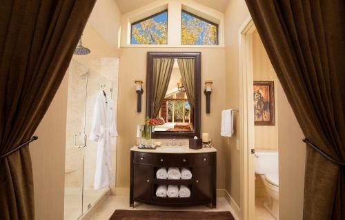 Hotel Rustic Inn Creekside Resort And Spa At Jackson Hole