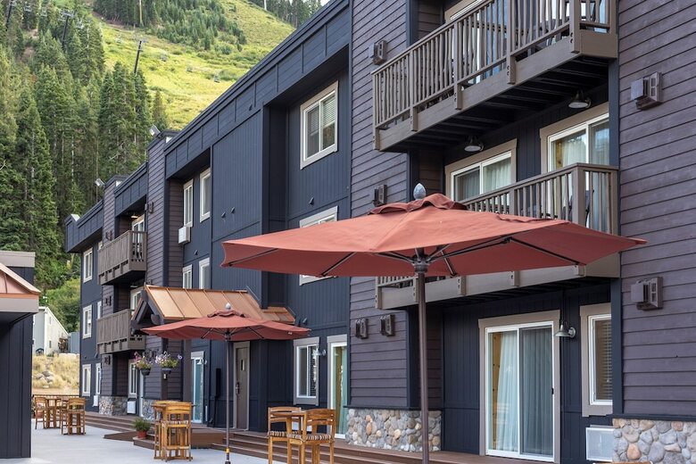 Red Wolf Lodge At Squaw Valley