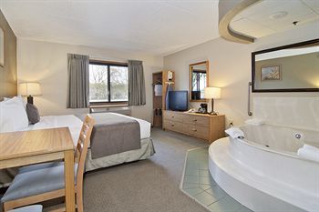 Hotel Boarders Inn & Suites - Faribault, Mn