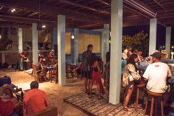 Sandbar Beachfront Hostel & Restaurant