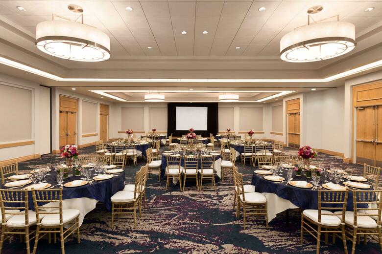 Hotel Embassy Suites