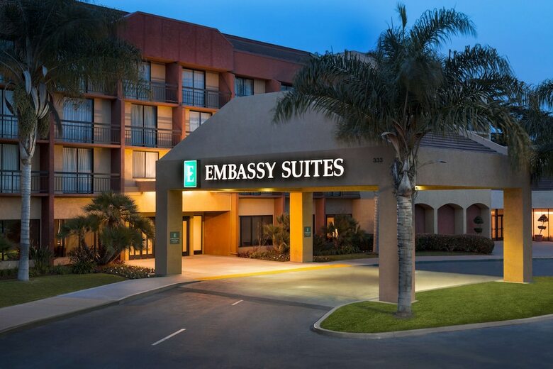 Hotel Embassy Suites