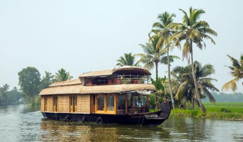 Kumarakom Heritage Houseboats