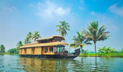 Kumarakom Heritage Houseboats