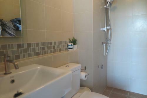 Apartamento Baan Kun Koey Condo