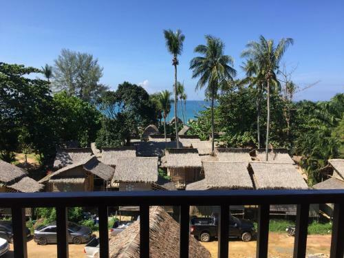 Lanta Sabai Hotel & Bungalows