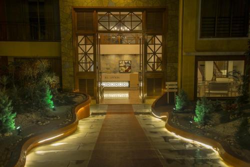 Hotel Zaras Resort Khandala