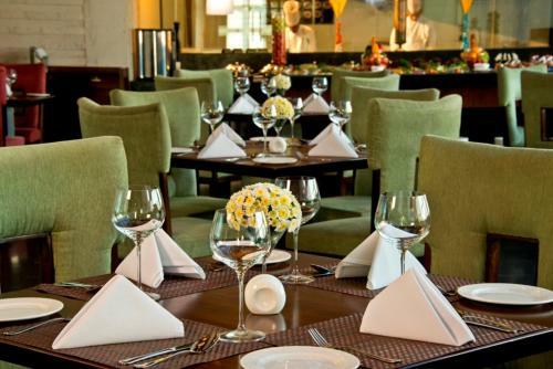 Hotel Golden Tulip Lucknow