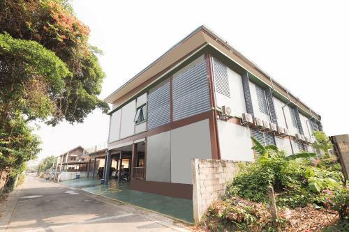Koratburi Green Hotel