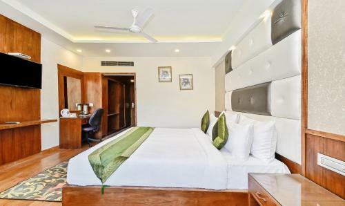Hotel Snowcrests Manor, Manali