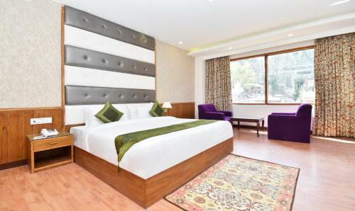 Hotel Snowcrests Manor, Manali
