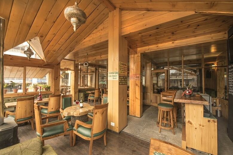 Hotel The Whispering Inn