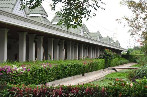 Pearl Resort & Hotel