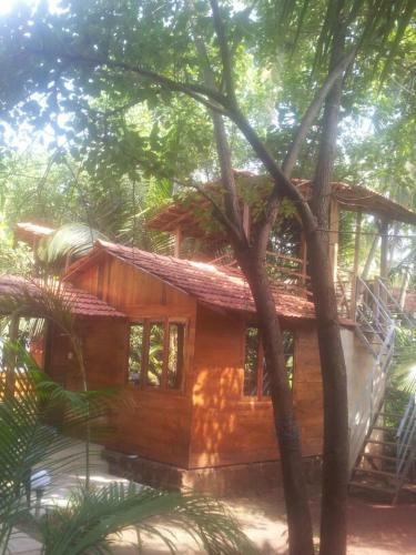 Xaviers Cafe & Beach Huts