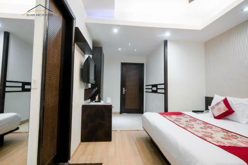 Silver Arch Hotel