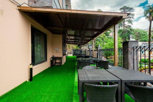 Silver Arch Hotel