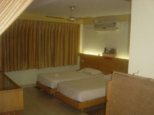 Parklane Hotel