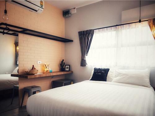 Journey Hostel Surat