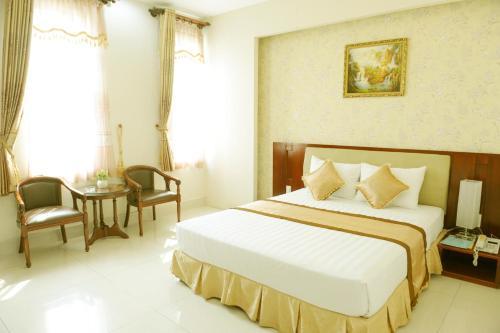 Holiday Hotel