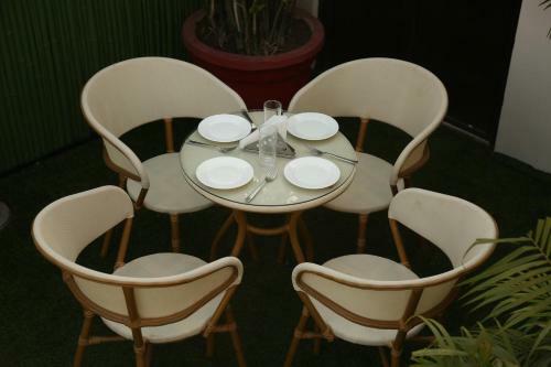 Hotel Woodapple Residency