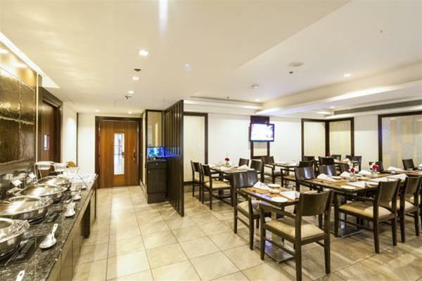 Hotel Oodles Residency
