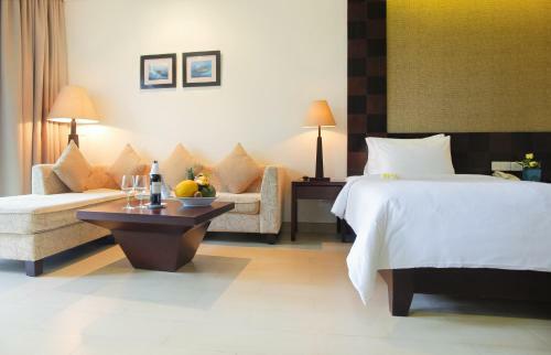 Hotel Olalani Resort & Condotel