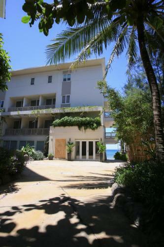 Hotel Olalani Resort & Condotel