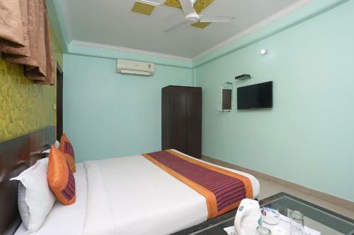 Oyo 10048 Hotel Aditya Inn