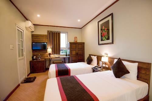 City Bay Hotel