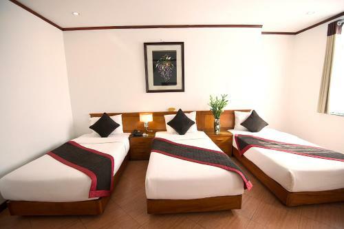 City Bay Hotel