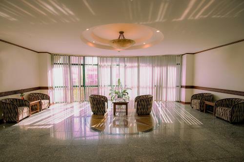 City Bay Hotel