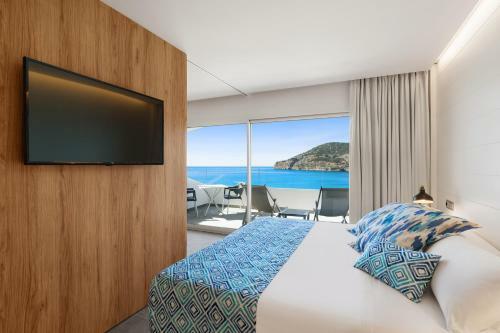 Hotel Bah�a Suites Camp De Mar