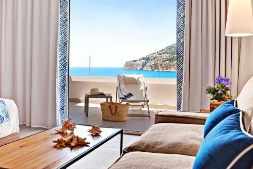 Hotel Bah�a Suites Camp De Mar