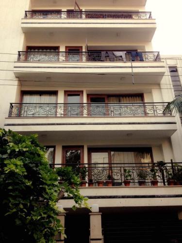 Woodpecker Service Apartments - Green Park