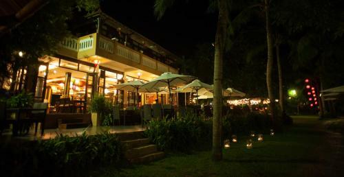 Hotel Vinh Hung Riverside Resort & Spa