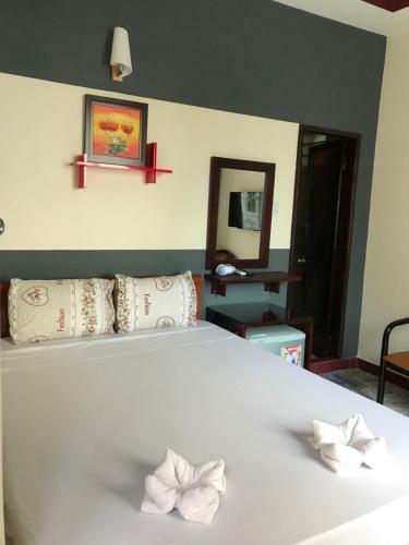 Sunny A Hotel