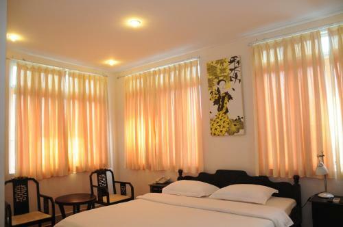 Hue Nino Hotel