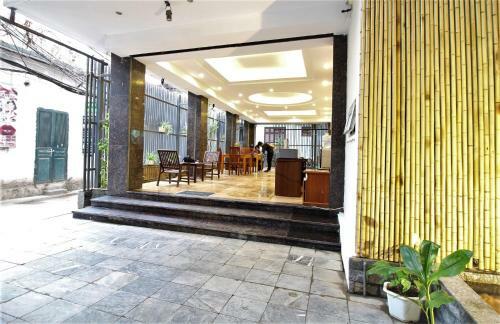 Palmo Serviced Apartment