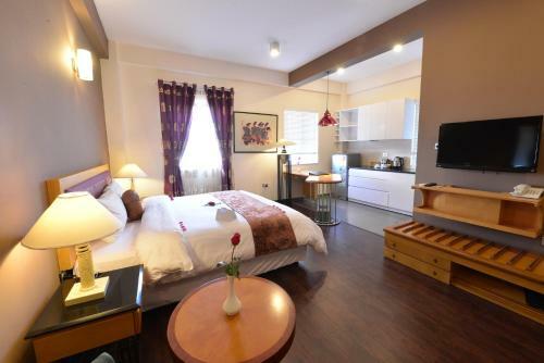 Golden Sun Villa Hotel