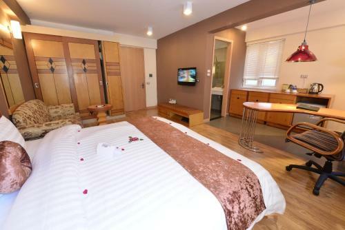 Golden Sun Villa Hotel