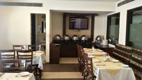 Karon Hotels - Lajpat Nagar