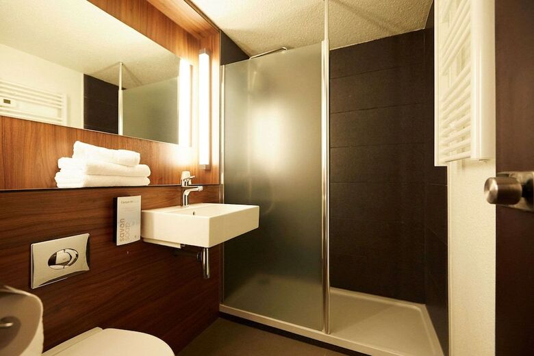 Hotel Campanile - Pau