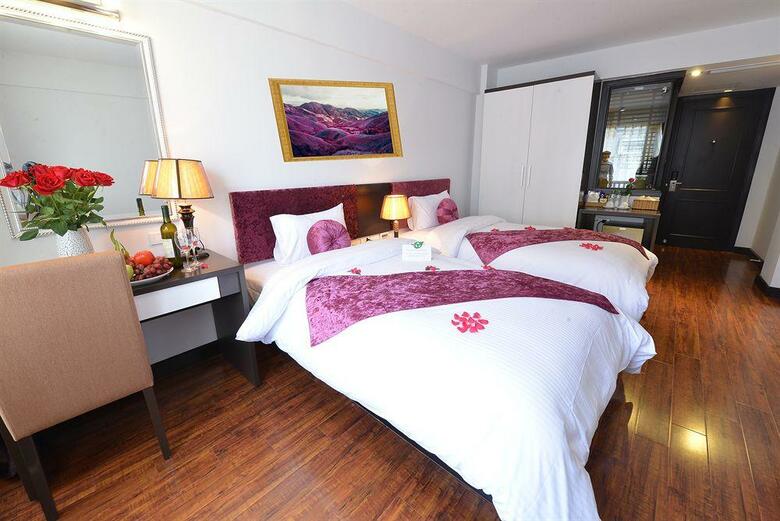Golden Sun Suites Hotel