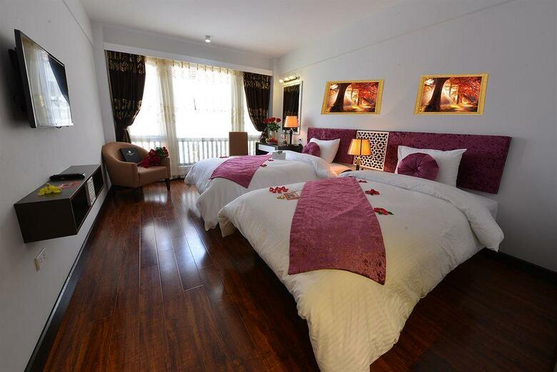 Golden Sun Suites Hotel