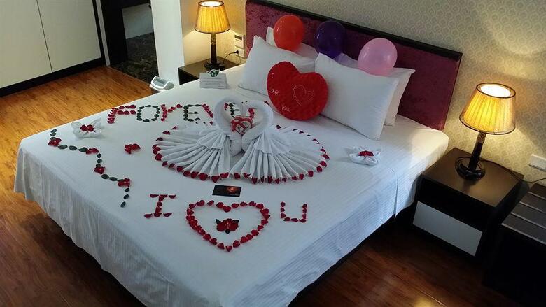 Golden Sun Suites Hotel