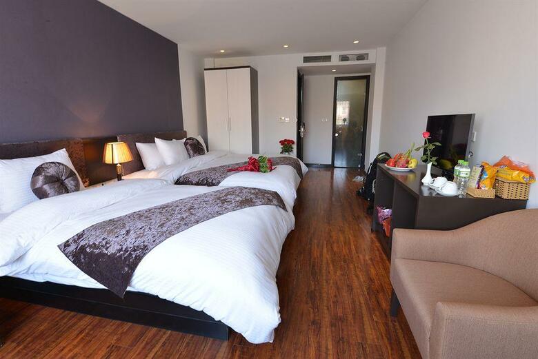 Golden Sun Suites Hotel